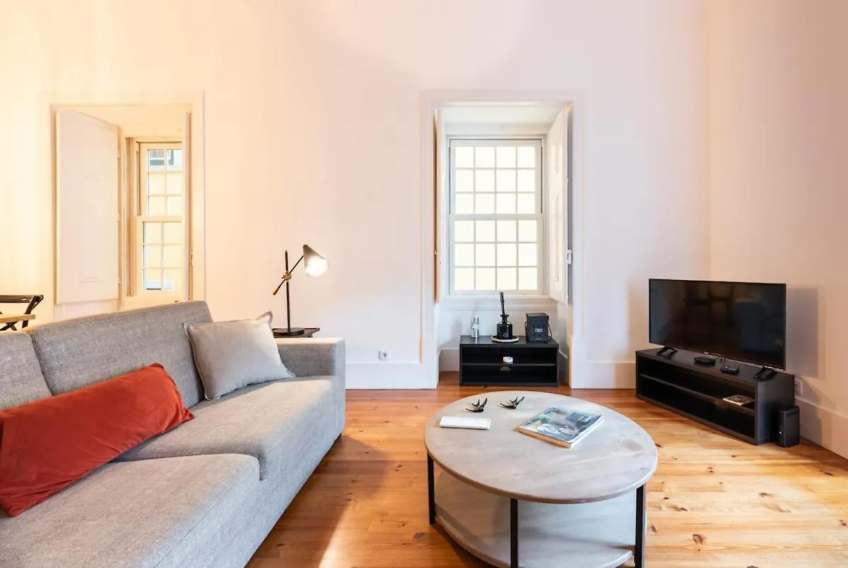 Bica Contemporary Historic 2 Bedroom Apt Lisbon