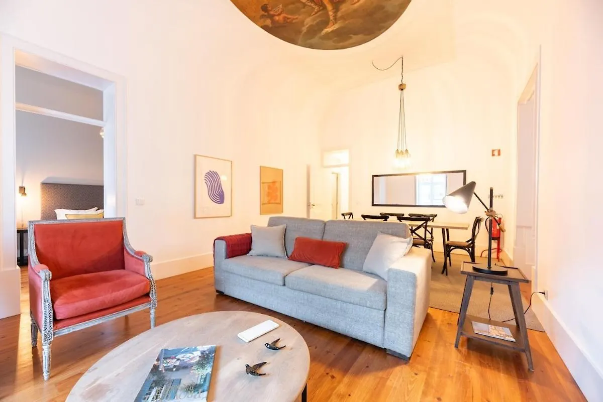 Bica Contemporary Historic 2 Bedroom Apt Lisbon